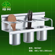 廚房掛件與廚飾五金 小物件點(diǎn)亮大空間，廚具衛(wèi)具的實(shí)用與美學(xué)